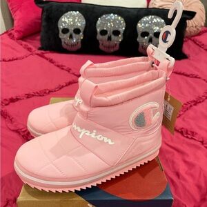 Champion Pink Rally Bootie Size 6 Youth & Toddler Available‼️